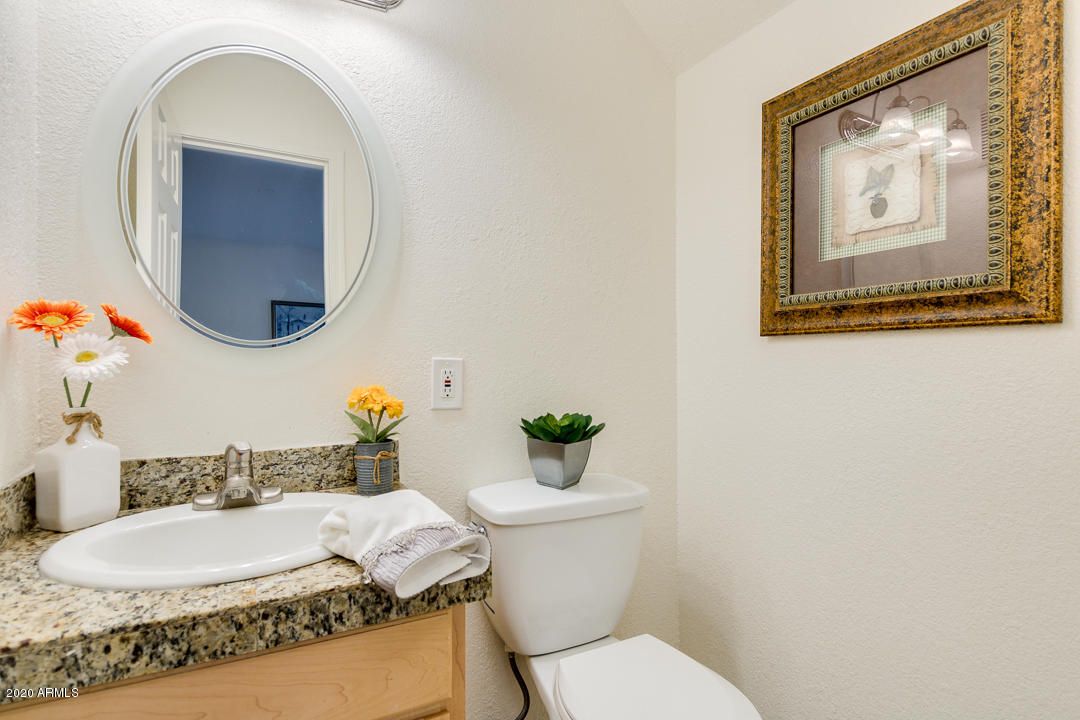 2121 W Royal Palm Rd 1090 Phoenix Half Bath