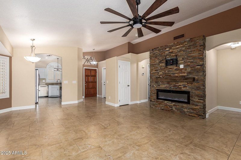 17787 N Lainie Ct Living Space