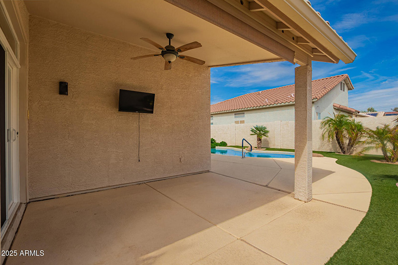 17787 N Lainie Ct Covered Porch