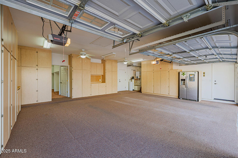 7281 Celio Grande Ave Peoria Garage