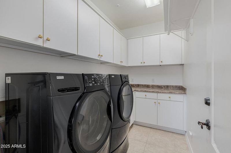 7281 Celio Grande Ave Peoria Laundry