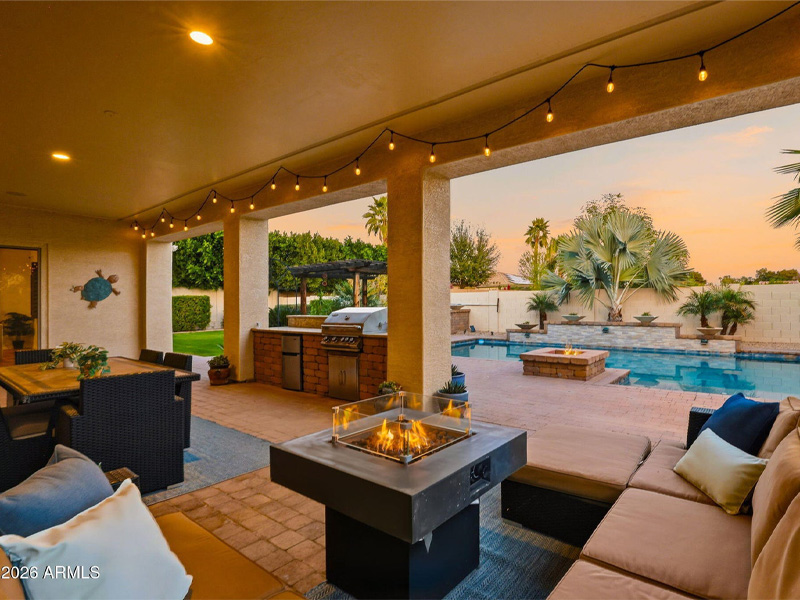 4833 N Barranco Dr Covered Patio