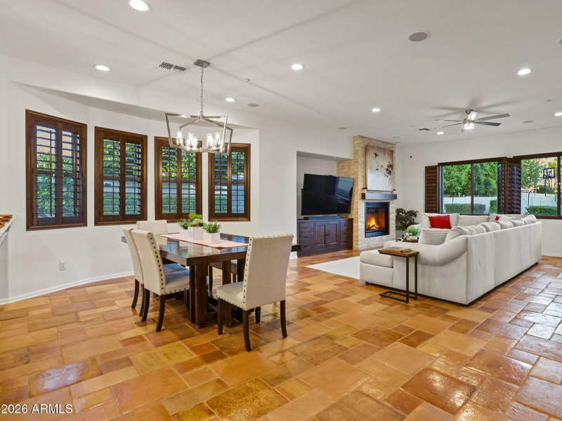 4833 N Barranco Dr Great Room