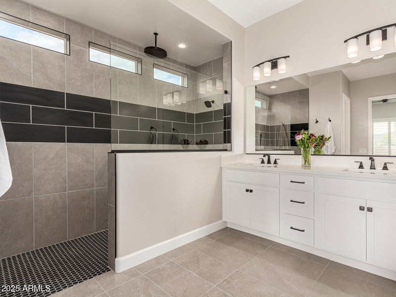5700 N 202nd Ln Litchfield Park Master Bath